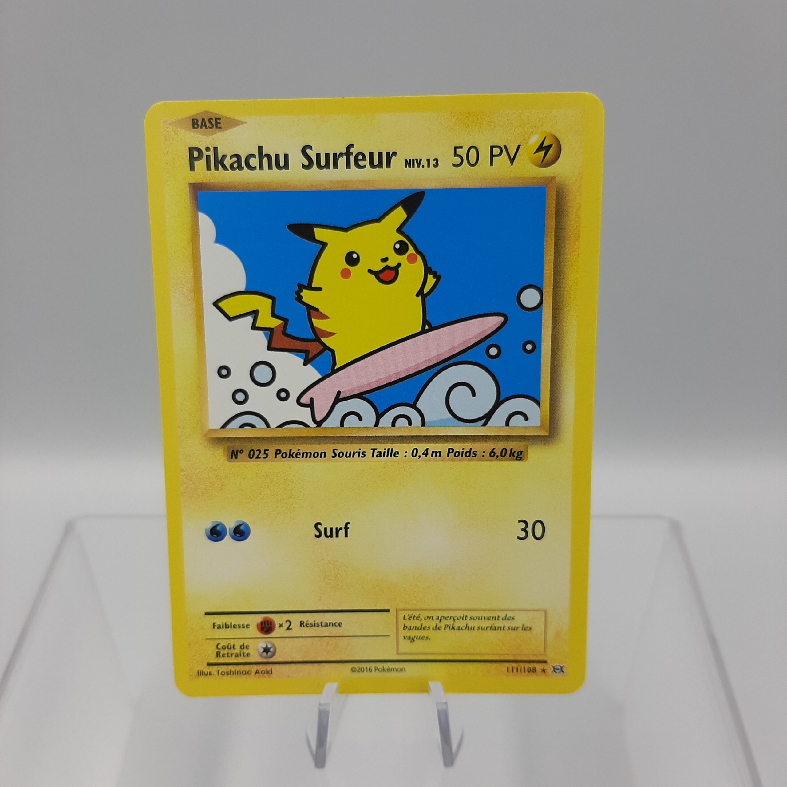 Carte Pokémon – Pikachu surfeur – 111/108 – XY Evolutions – secrète – XY12  – Ultra rare – FR AtouGeek